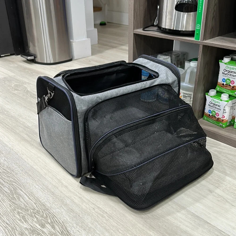 Size large pet carrier
